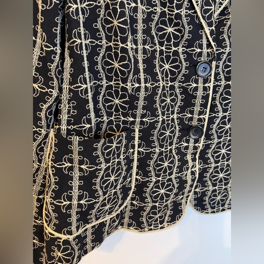 Anne Klein Embroidered Tan on Black Floral Jacket Size 16 - Picture 3 of 7